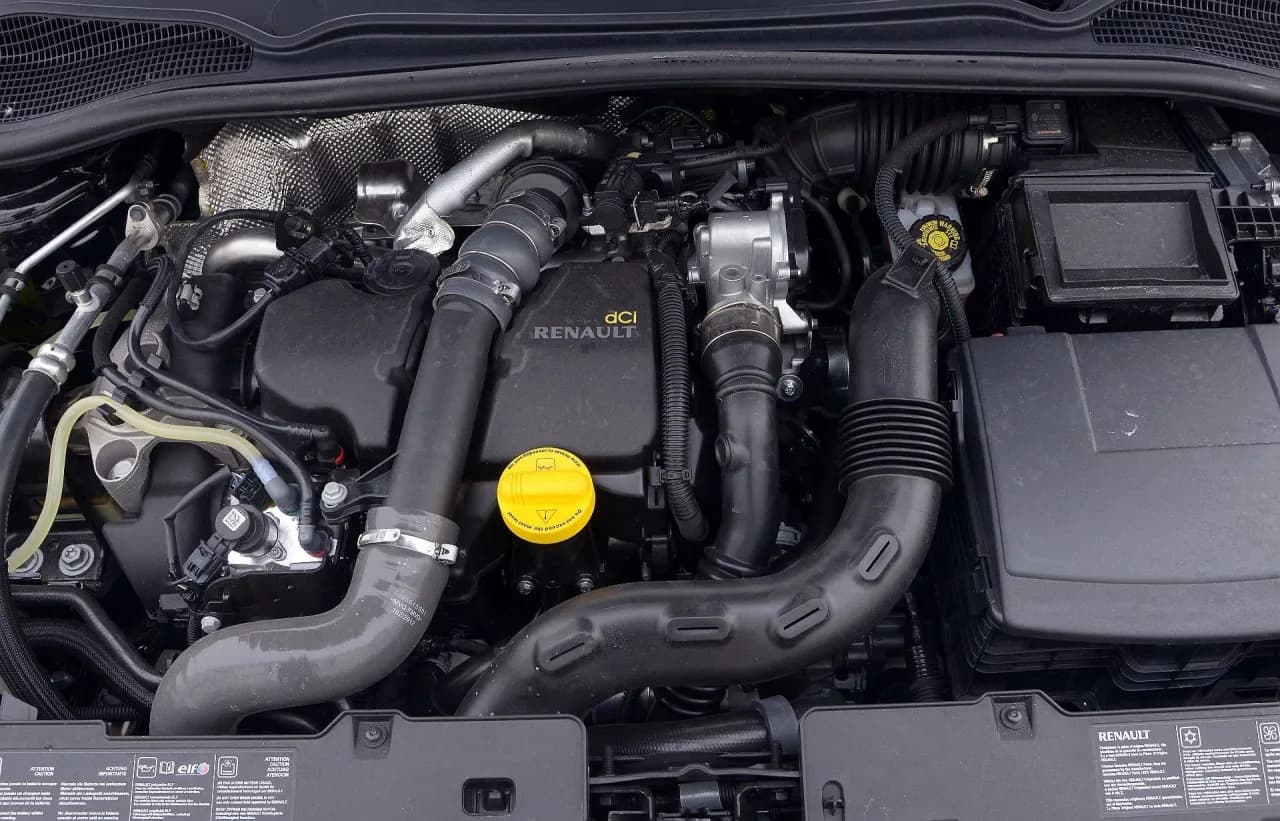 Renault Clio 4 jaki silnik wybrać? Porównanie jednostek napędowych Renault Clio 4 jaki silnik wybrać? Porównanie jednostek napędowych