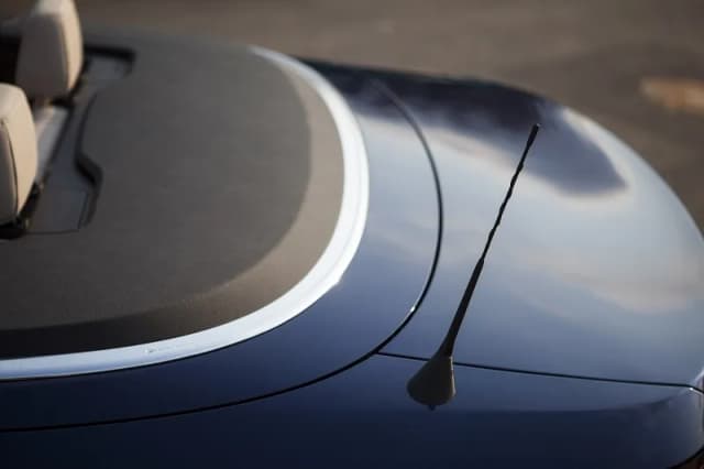 Ile kosztuje wymiana anteny w samochodzie? Sprawdź, co wpływa na ceny! Ile kosztuje wymiana anteny w samochodzie? Sprawdź, co wpływa na ceny!