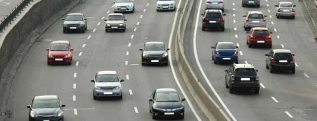 Jak jeździć w korku ze sprzęgłem, by uniknąć jego uszkodzenia? Jak jeździć w korku ze sprzęgłem, by uniknąć jego uszkodzenia?