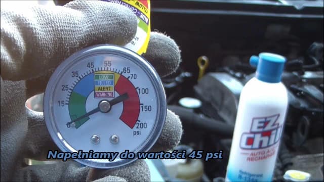 Jak napełnić klimatyzację w samochodzie i uniknąć kosztownych napraw Jak napełnić klimatyzację w samochodzie i uniknąć kosztownych napraw