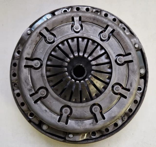 Jakie sprzęgło do Audi A4 B6 1.8 T? Wymiary, koszty i najlepsze opcje Jakie sprzęgło do Audi A4 B6 1.8 T? Wymiary, koszty i najlepsze opcje