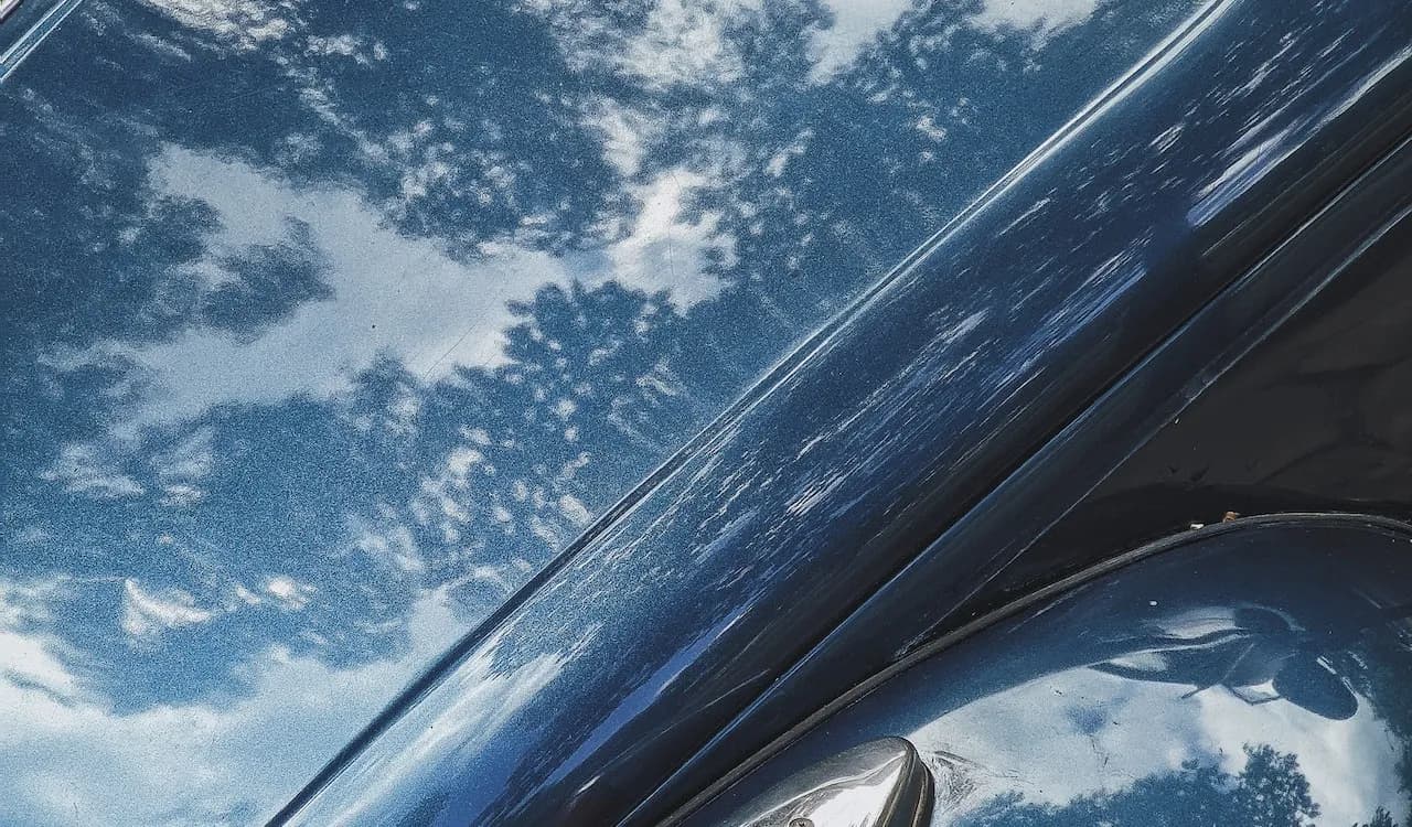 Jak odnowić wyblakły lakier na samochodzie i przywrócić mu blask Jak odnowić wyblakły lakier na samochodzie i przywrócić mu blask