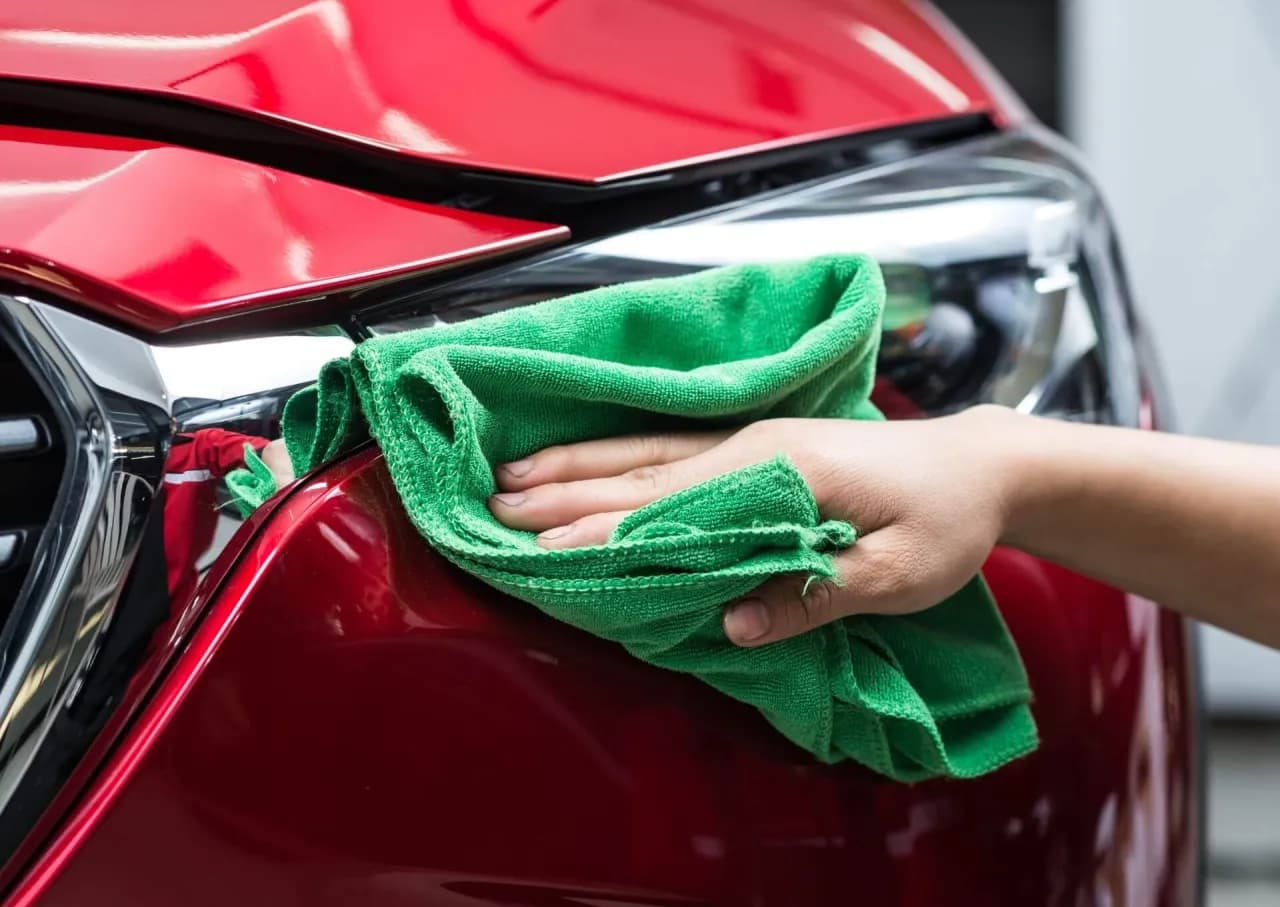 Jak usunąć lakier z samochodu – skuteczne metody i porady krok po kroku Jak usunąć lakier z samochodu – skuteczne metody i porady krok po kroku
