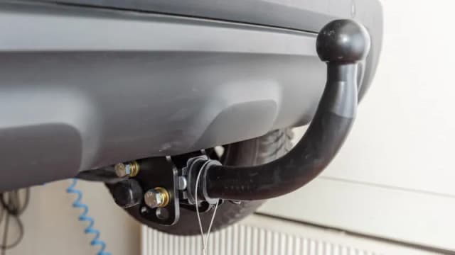 Jak wybrać hak do samochodu - porady, rodzaje i bezpieczeństwo Jak wybrać hak do samochodu - porady, rodzaje i bezpieczeństwo