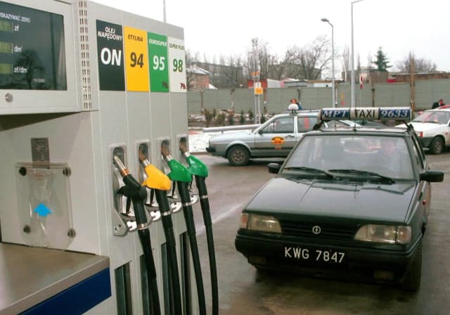 Benzyna E10 - które samochody mogą bezpiecznie ją stosować? Benzyna E10 - które samochody mogą bezpiecznie ją stosować?